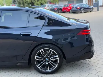 BMW 520 G60 5 Limousine 520 d xDrive M Sport H&K 360