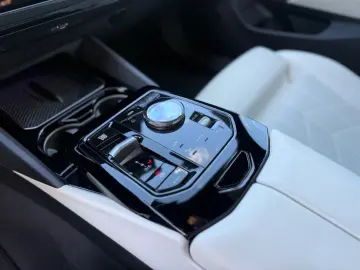 BMW 520 G60 5 Limousine 520 d xDrive M Sport H&K 360
