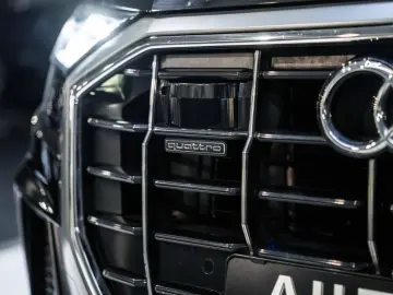 AUDI Q8 45 TDI S-Line quattro Tiptr. PANO HD Matrix
