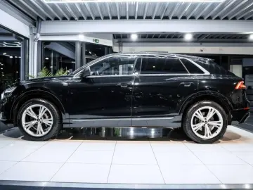 AUDI Q8 45 TDI S-Line quattro Tiptr. PANO HD Matrix