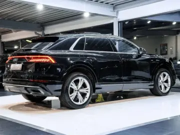 AUDI Q8 45 TDI S-Line quattro Tiptr. PANO HD Matrix