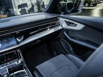 AUDI Q8 45 TDI S-Line quattro Tiptr. PANO HD Matrix