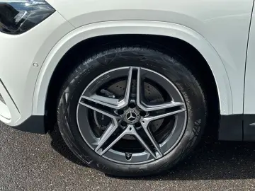 MERCEDES-BENZ GLA 220 4M AMG Line  LED Kamera Keyles…