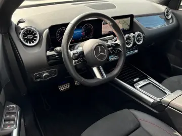 MERCEDES-BENZ GLA 220 4M AMG Line  LED Kamera Keyles…
