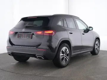 MERCEDES-BENZ GLA 220 4M PROGRESSIVE AHK NIGHT TOTWINKEL LED