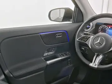 MERCEDES-BENZ GLA 220 4M PROGRESSIVE AHK NIGHT TOTWINKEL LED