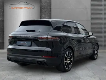 PORSCHE Cayenne Platinum Edition BOSE LED Pano 21