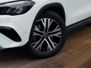 MERCEDES-BENZ GLA 220 4M PROGRESSIVE 360  LENKRADHEIZ LED