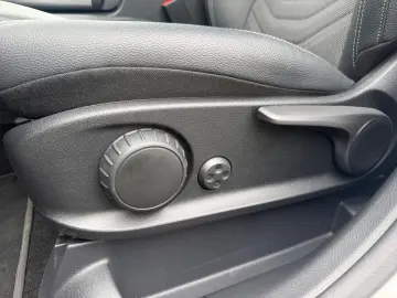MERCEDES-BENZ GLA 220 4M PROGRESSIVE 360  LENKRADHEIZ LED