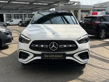 MERCEDES-BENZ GLA 200 d 4M AMG NIGHT PANO MEMORY DISTRO NAVI