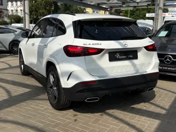 MERCEDES-BENZ GLA 200 d 4M AMG NIGHT PANO MEMORY DISTRO NAVI
