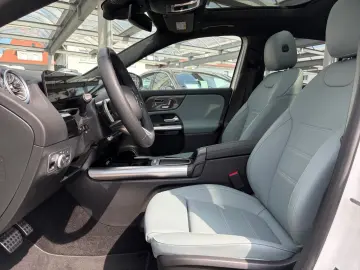 MERCEDES-BENZ GLA 200 d 4M AMG NIGHT PANO MEMORY DISTRO NAVI