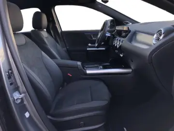 MERCEDES-BENZ GLA 220 d 4MATIC AMG ILS MBUX Burm MBeam Night