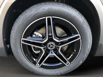 MERCEDES-BENZ GLA 220 d 4MATIC AMG ILS MBUX Burm MBeam Night