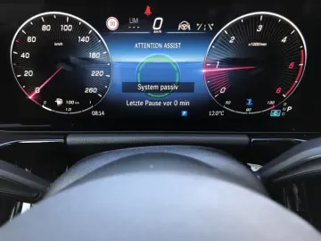 MERCEDES-BENZ GLA 220 d 4MATIC AMG ILS MBUX Burm MBeam Night
