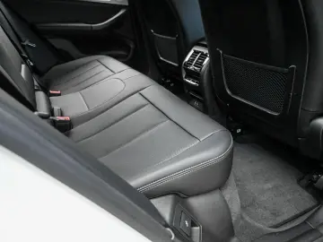 BMW X4 xDrive20i M-Sport AHK PANO ACC KoZg HuD Laser