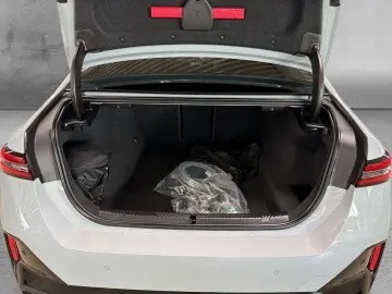 BMW 550 e xDrive LIMO  M Sport Pro  19''AH…