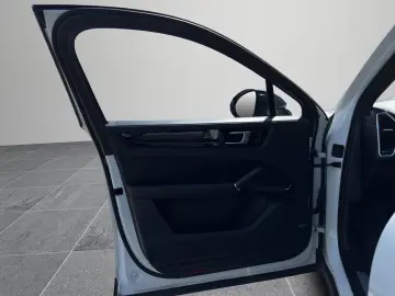 PORSCHE Cayenne E-Hy Coupe Matrix Ventilation 360