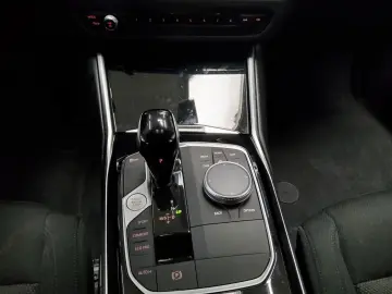 BMW 320dA Navi LED LC Pro Shz
