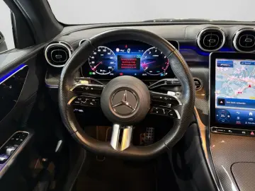 MERCEDES-BENZ GLC 200 4M AMG DIGLI AMBI DISTR  KAM S…