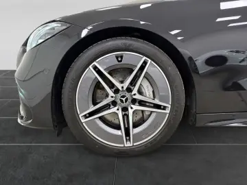 MERCEDES-BENZ C 200 AMG PANO STHZ KAM TOTW SHZ LHZ S…