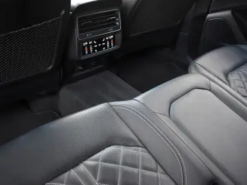 AUDI Q8 50 TDI qu 3x S-Line Competition Plus VOLL