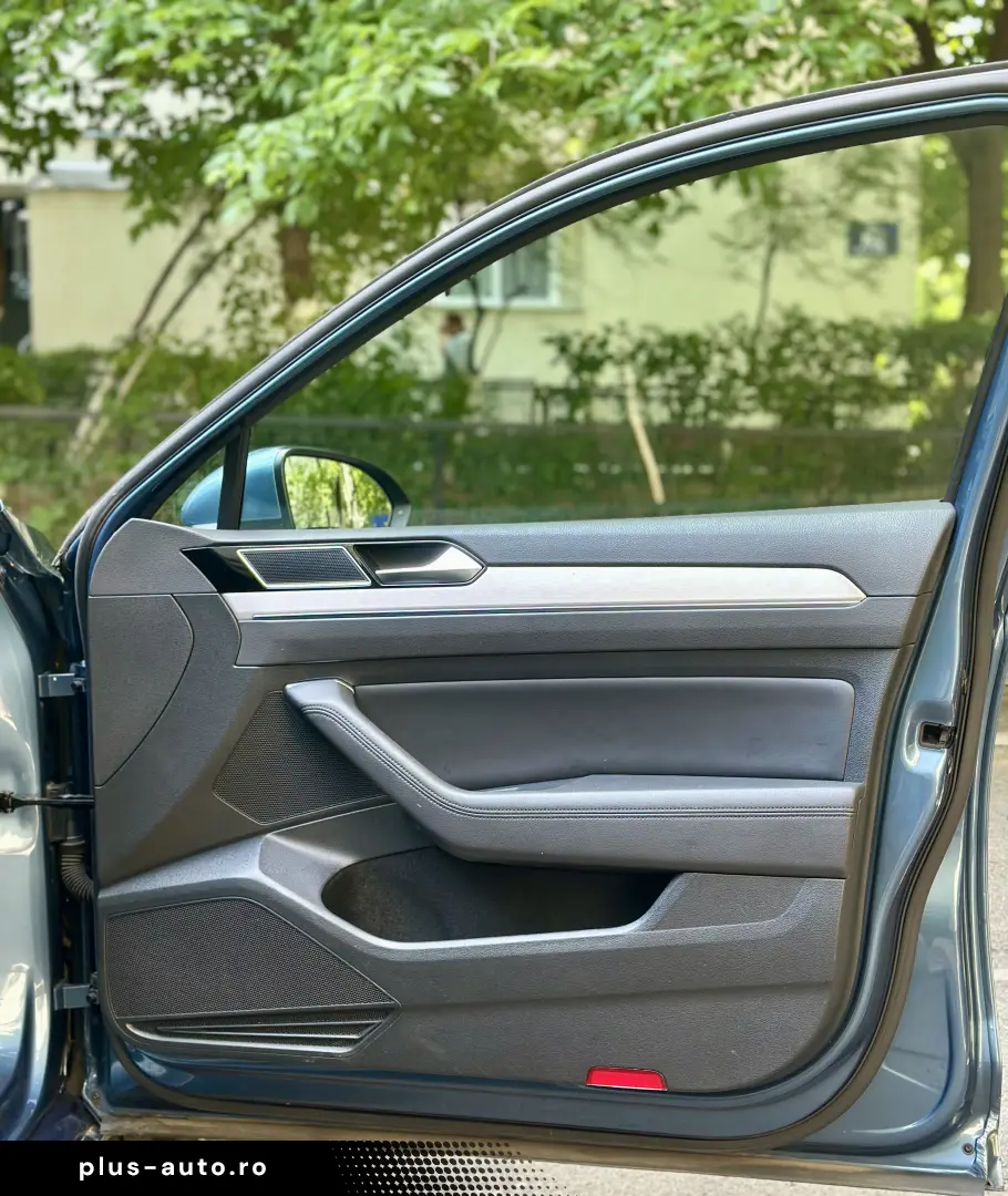 VOLKSWAGEN Passat 2018 — imagine 16