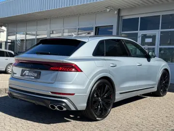 AUDI SQ8 4.0 TFSI quattro EXCLUSIVE ALCANTARA BLACK