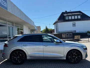 AUDI SQ8 4.0 TFSI quattro EXCLUSIVE ALCANTARA BLACK
