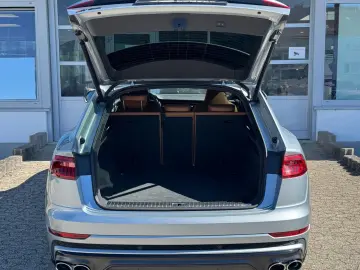 AUDI SQ8 4.0 TFSI quattro EXCLUSIVE ALCANTARA BLACK