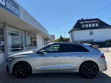 AUDI SQ8 4.0 TFSI quattro EXCLUSIVE ALCANTARA BLACK