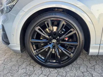 AUDI SQ8 4.0 TFSI quattro EXCLUSIVE ALCANTARA BLACK