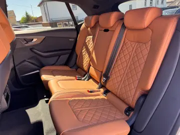 AUDI SQ8 4.0 TFSI quattro EXCLUSIVE ALCANTARA BLACK