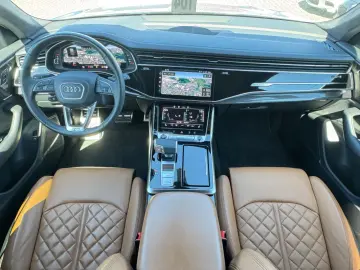 AUDI SQ8 4.0 TFSI quattro EXCLUSIVE ALCANTARA BLACK