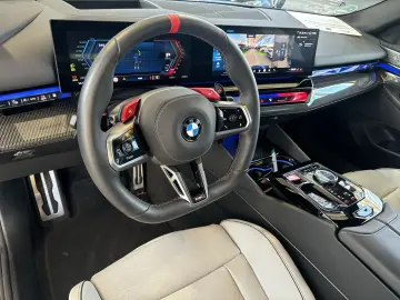 BMW M5 Touring 1.137€ netto mtl. LC Prof. HUD B&W DA