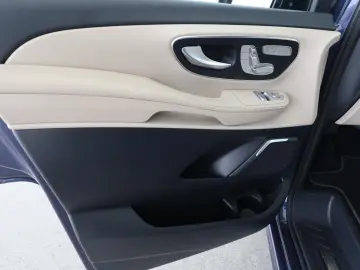 MERCEDES-BENZ V 300 d 4M lang Avantgarde Edition AMG…