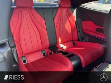 MERCEDES-BENZ CLE 300 e AMG Sport Night Distr Pano D…