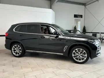 BMW X5 xDrive30d X-LINE Leder LED Standheiz. 1.Hand