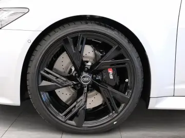 AUDI RS6 Avant 4.0 TFSI quattro