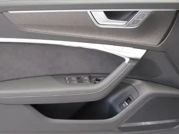 AUDI RS6 Avant 4.0 TFSI quattro