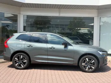 VOLVO XC60 B5 AWD Plus Dark Auto