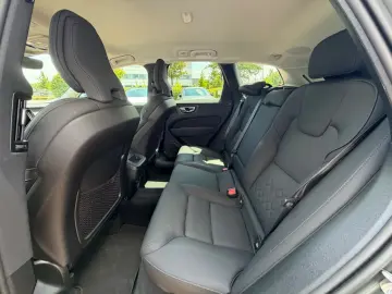 VOLVO XC60 B5 AWD Plus Dark Auto