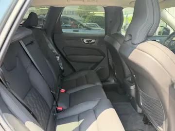 VOLVO XC60 B5 AWD Plus Dark Auto