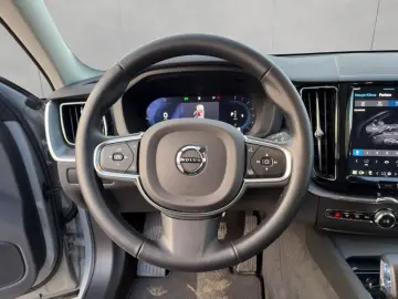 VOLVO XC60 B5 B AWD Core