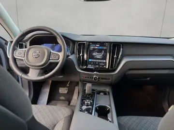 VOLVO XC60 B5 B AWD Core