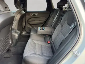 VOLVO XC60 B5 B AWD Core