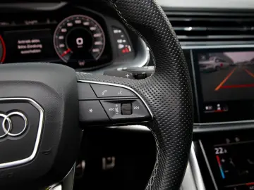 AUDI Q8 50 TDI S line Matrix Panorama Headup Virtual
