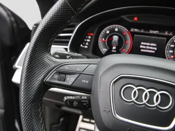 AUDI Q8 50 TDI S line Matrix Panorama Headup Virtual