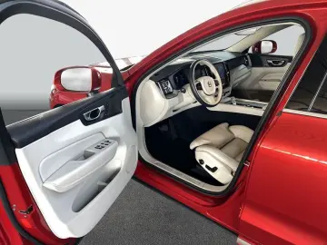 VOLVO XC60 B5 AWD Ultimate-Bright Belüftete-Massagesit