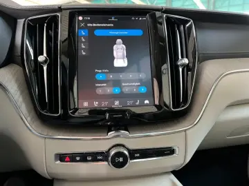 VOLVO XC60 B5 AWD Ultimate-Bright Belüftete-Massagesit